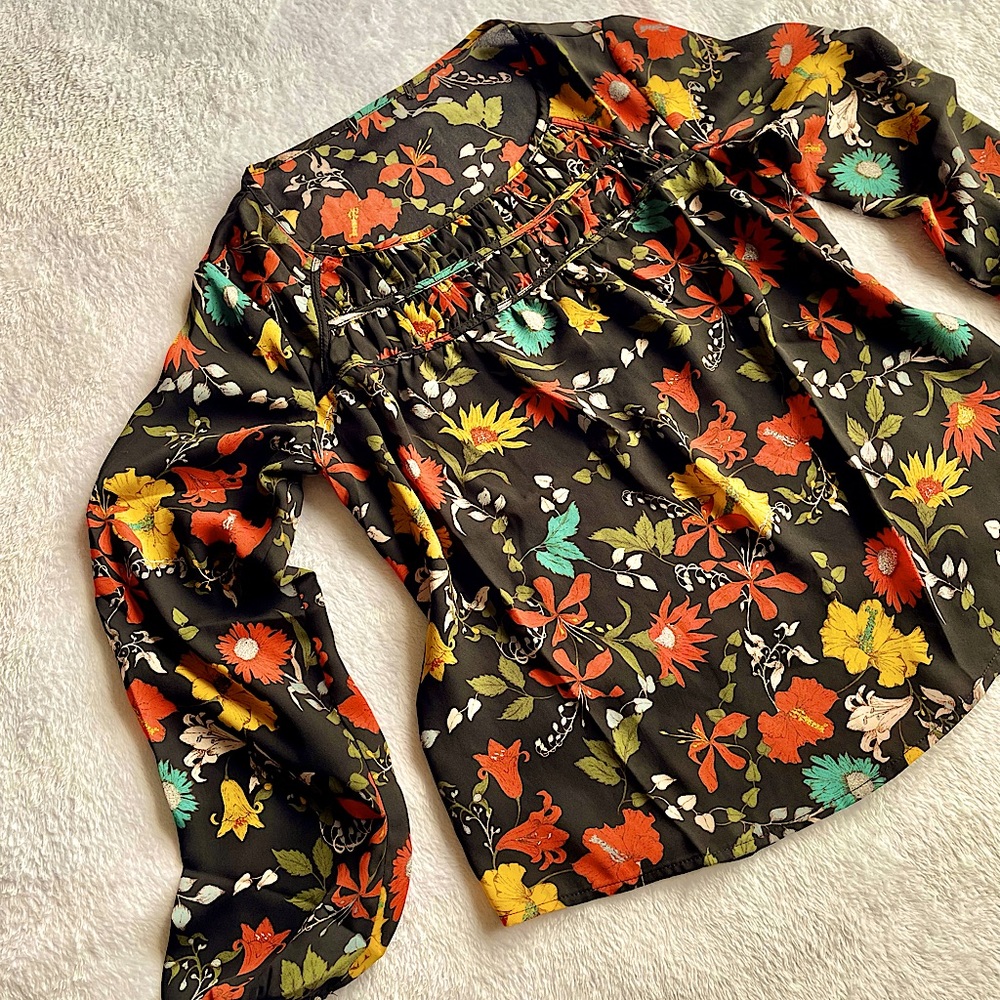 3/$15 **EUC** GIBSONLOOK, (Size S), Black Multi-Color Floral Long Sleeve Blouse
